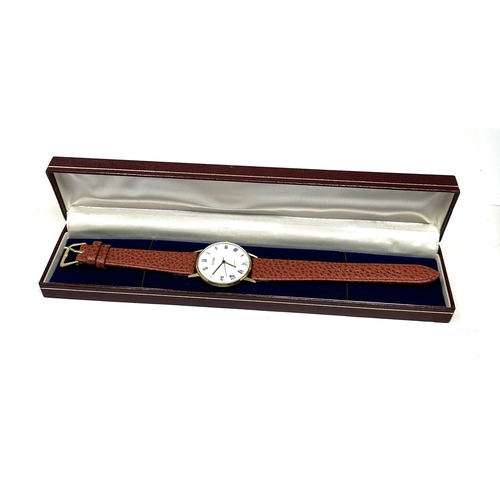 463 - Vintage Gents Sekonda Wrist Watch 23 Jewels the watch winds and ticks