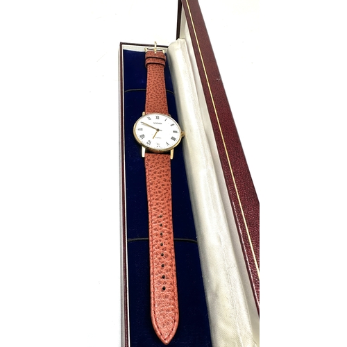 463 - Vintage Gents Sekonda Wrist Watch 23 Jewels the watch winds and ticks