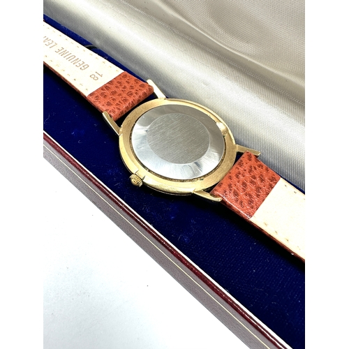 463 - Vintage Gents Sekonda Wrist Watch 23 Jewels the watch winds and ticks