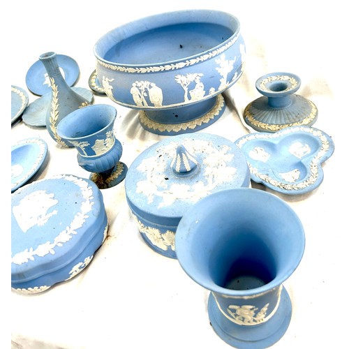 207 - Selection of Wedgwood blue Jasperware, to include trinkets, bowl, palte etc