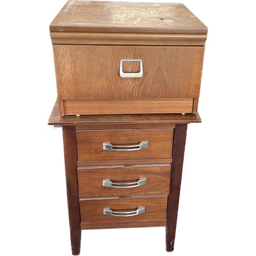 261 - 2 teak bedside cabinets largest measures approximately Height 26 inches, Depth 17 inches, width 20 i... 