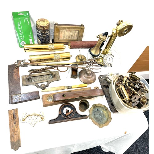 178 - Selection of collectables to include desk clock, vintage phone, brassware, handles etc