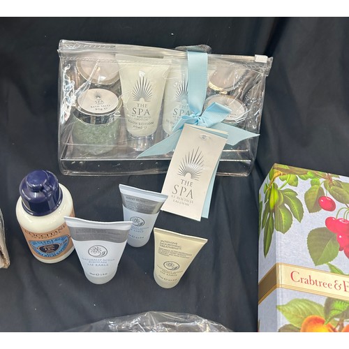 77 - Selection of new skin care to include Liz Hurle, Crabtree and Evelyn etc