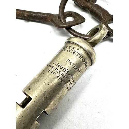 443 - 6 x Whistles inc. Metropolitan Police, Military, Bosuns