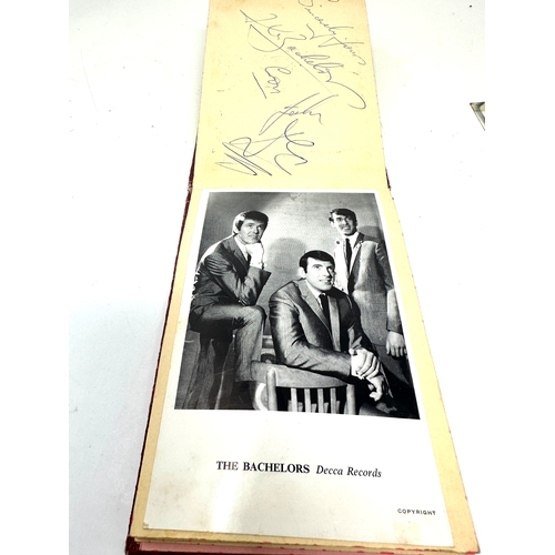 540 - Vintage autograph book includes dusty springfield  al read barrie brothers  the bachelors  freddie a... 