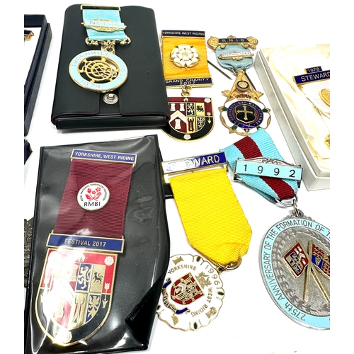 537 - Selection of masonic jewels inc a silver jewel