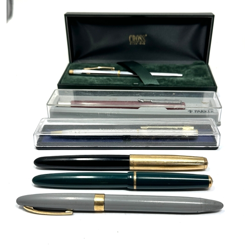 486 - Selection of vintage fountain pens etc inc 2 14ct gold nib pens & parker 51 fountain pen