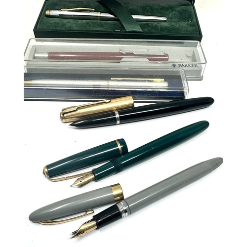 486 - Selection of vintage fountain pens etc inc 2 14ct gold nib pens & parker 51 fountain pen