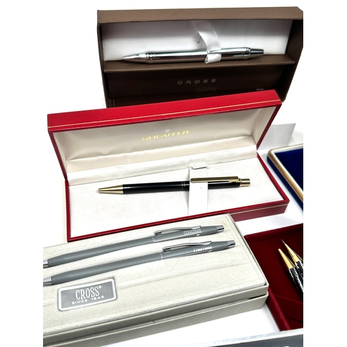 488 - Selection of boxed pens inc 14ct gold parker fountain pen