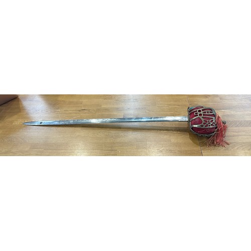 134 - vintage scottish cavalry/ highlanders sword with scabbard