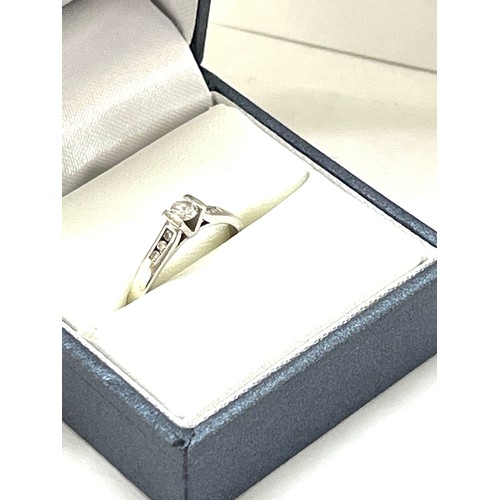 430 - Ladies 9ct gold diamond ring, ring size K total weight 1.9grams