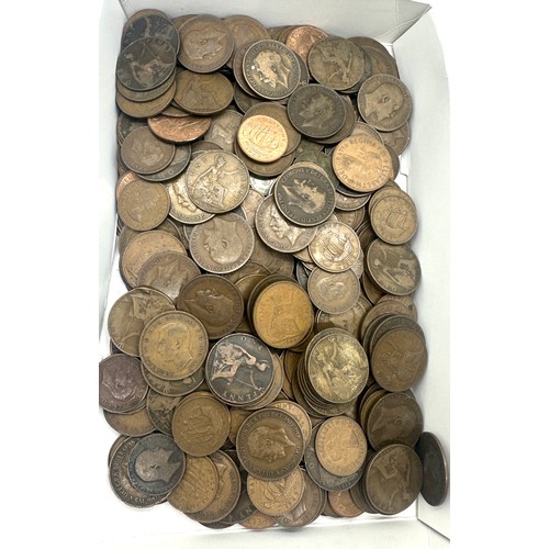 469 - Selection of assorted coins includes pennies etc