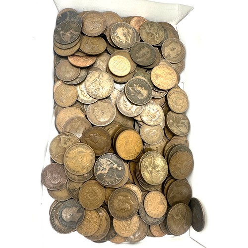 469 - Selection of assorted coins includes pennies etc