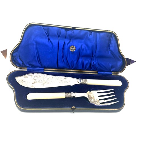 321 - Silver rimmed cased fish serving set, Gilbert and sons