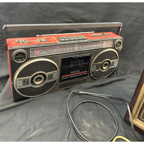 61 - Two vintage radios one bakelite - untested