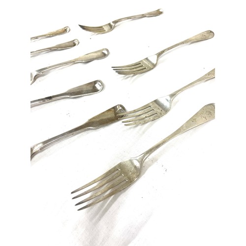 322 - Selection of Georgian silver forks, total weight 590 grams