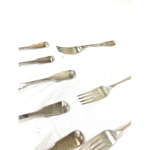 322 - Selection of Georgian silver forks, total weight 590 grams