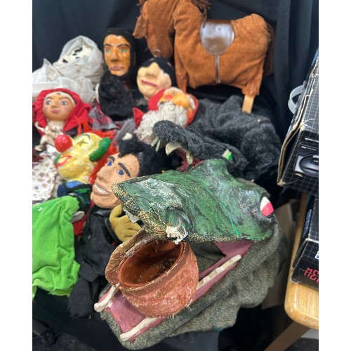 132 - Large selection of vintage Puppets includes aligator, donkey etc