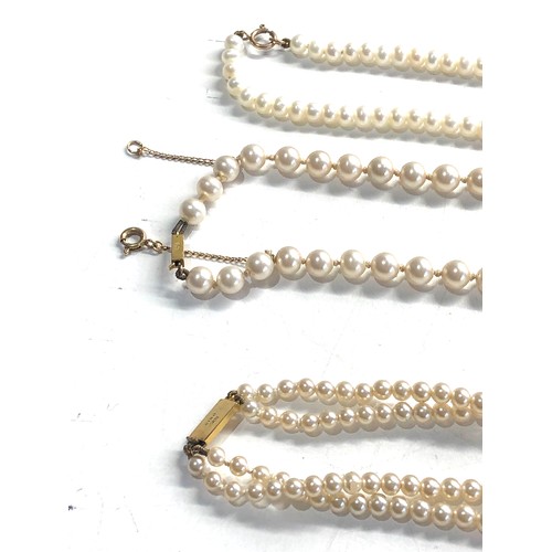 539 - 3x 9ct gold clasp pearl necklaces