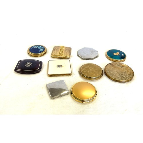 520 - Selection of vintage ladies compacts