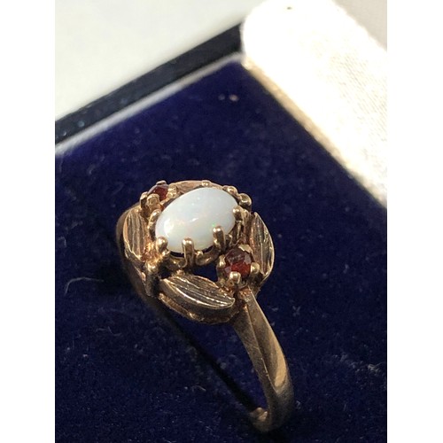 560 - 9ct gold opal garnet ring, box not included