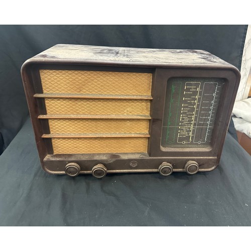 50 - Vintage bakelite radio, untested