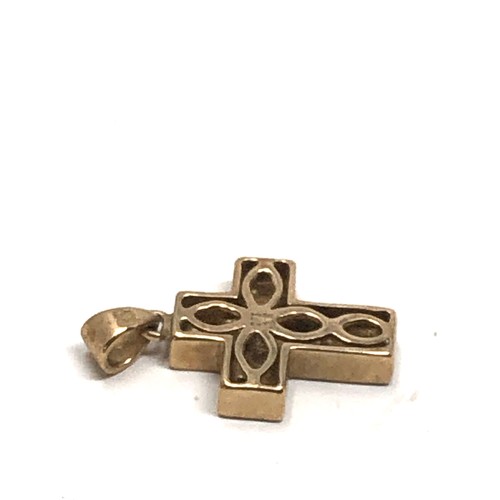 599 - 9ct gold diamond pave set cross pendant (2.8g)