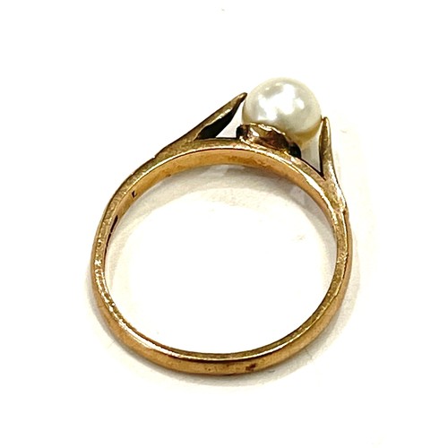 584 - Ladies 9ct gold hallmarked pearl set dress ring