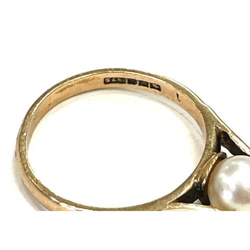 584 - Ladies 9ct gold hallmarked pearl set dress ring