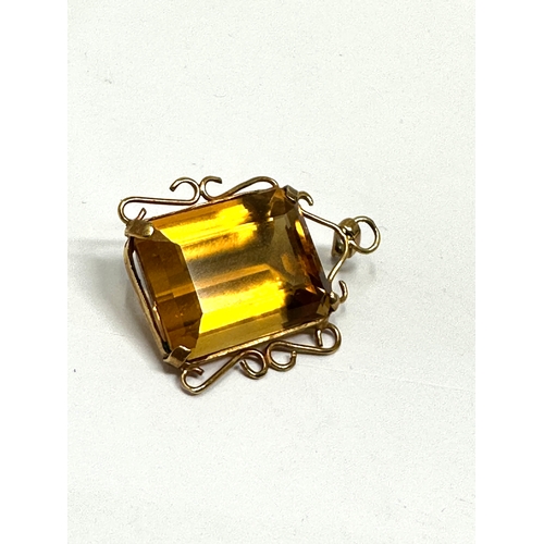 73 - 18ct gold citrine pendant measures approx 3cm drop by 2.3cm weight 7.1g