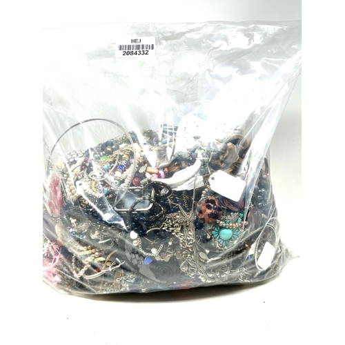 480 - 10kg UNSORTED COSTUME JEWELLERY inc. Bangles, Necklaces, Rings, Earrings.