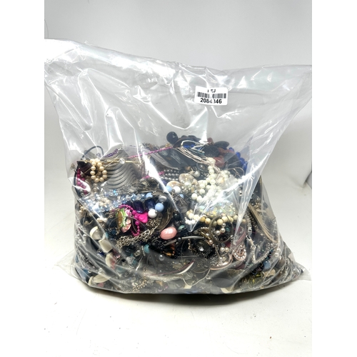 494 - 10kg UNSORTED COSTUME JEWELLERY inc. Bangles, Necklaces, Rings, Earrings.