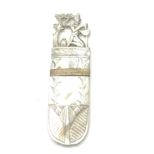 454 - Antique mother of pearl needle case, late 18th early 19th century, depicting a Napoleonic French sol... 