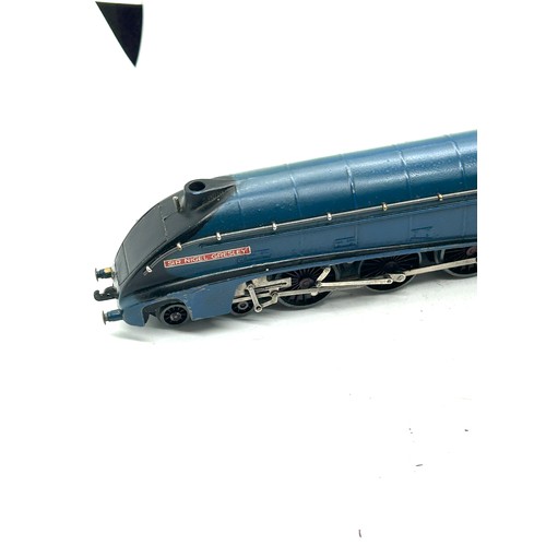 389 - Vintage hornby dublo 00 gauge sir Nigel Gresley Loco and tender