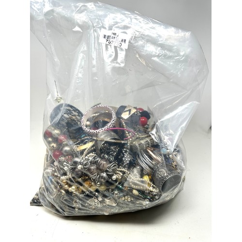 458 - 10kg UNSORTED COSTUME JEWELLERY inc. Bangles, Necklaces, Rings, Earrings.