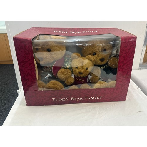 66 - Boxed set of 3 teddy bears, Teddy Bear Family