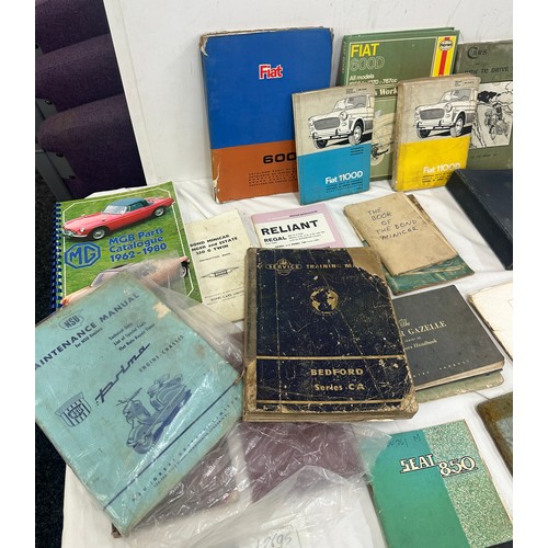 185 - Selection of vintage books includes practical motorist, fiat, haynes car manuals etc