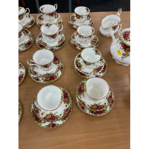 609 - Large selection of Royal Albert old country rose includes tureens, cups, saucers etc