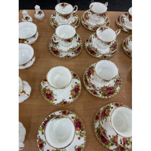 609 - Large selection of Royal Albert old country rose includes tureens, cups, saucers etc