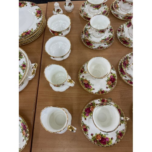 609 - Large selection of Royal Albert old country rose includes tureens, cups, saucers etc