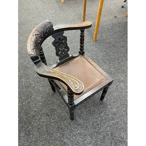 363A - Vintage carved corner chair