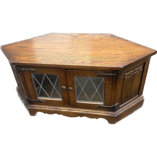 370 - Old charm oak corner tv cabinet measures approximately 18 inches tall 41 inches wide 19 inches depth