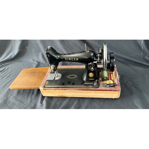 152 - Vintage cased Singer sewing machine mode no ENO18632