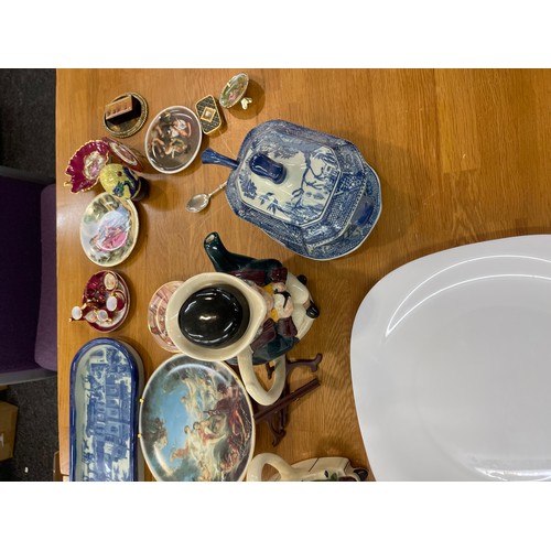 160 - Large selection of miscellaneous includes miniature tea set, blue and white pottery etc