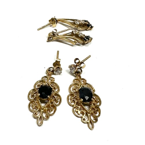 276 - 2 x 9ct gold sapphire & clear gemstone earrings (3.7g)