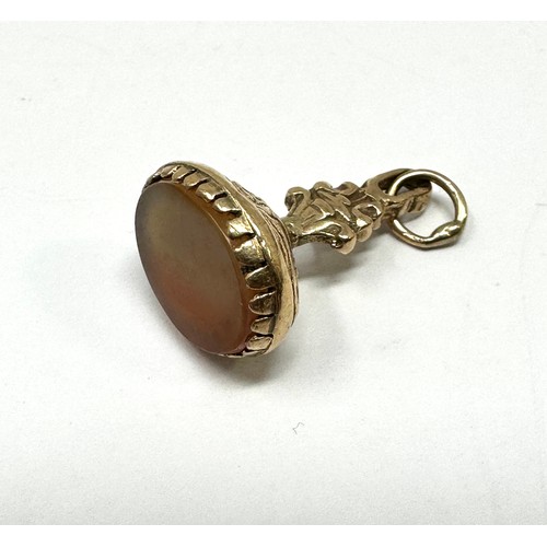 179 - 9ct gold antique agate seal fob (3g)