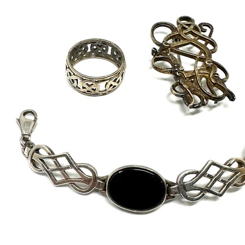 324 - A collection of Scottish/Celtic jewellery including Ola Gorie (33g)