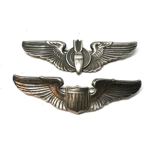 381 - 2 x Sterling Silver WW2 Era American Airforce Wings
Inc Bombadier + Pilot Engraved On Rear. F.M.Jone... 