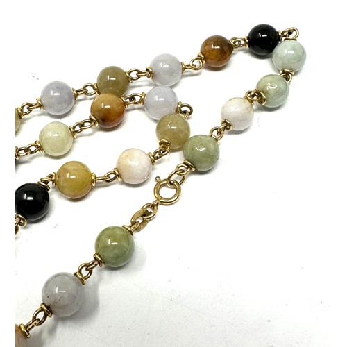 201 - Vintage 9ct gold onyx, agate, and jade beaded necklace (39.2g)