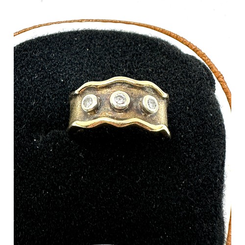 196 - Vintage 9ct gold diamond set trillogy band ring (4g)